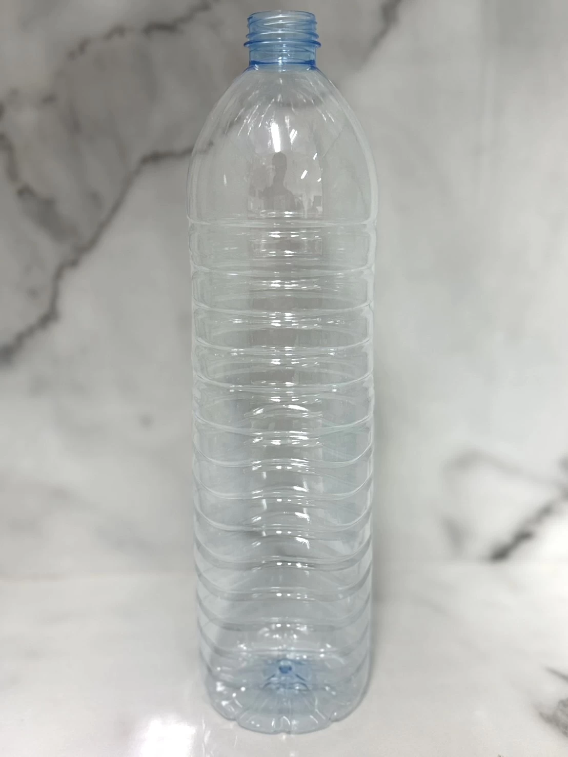 1500mlแก้เป็นพื้นหลังขาว